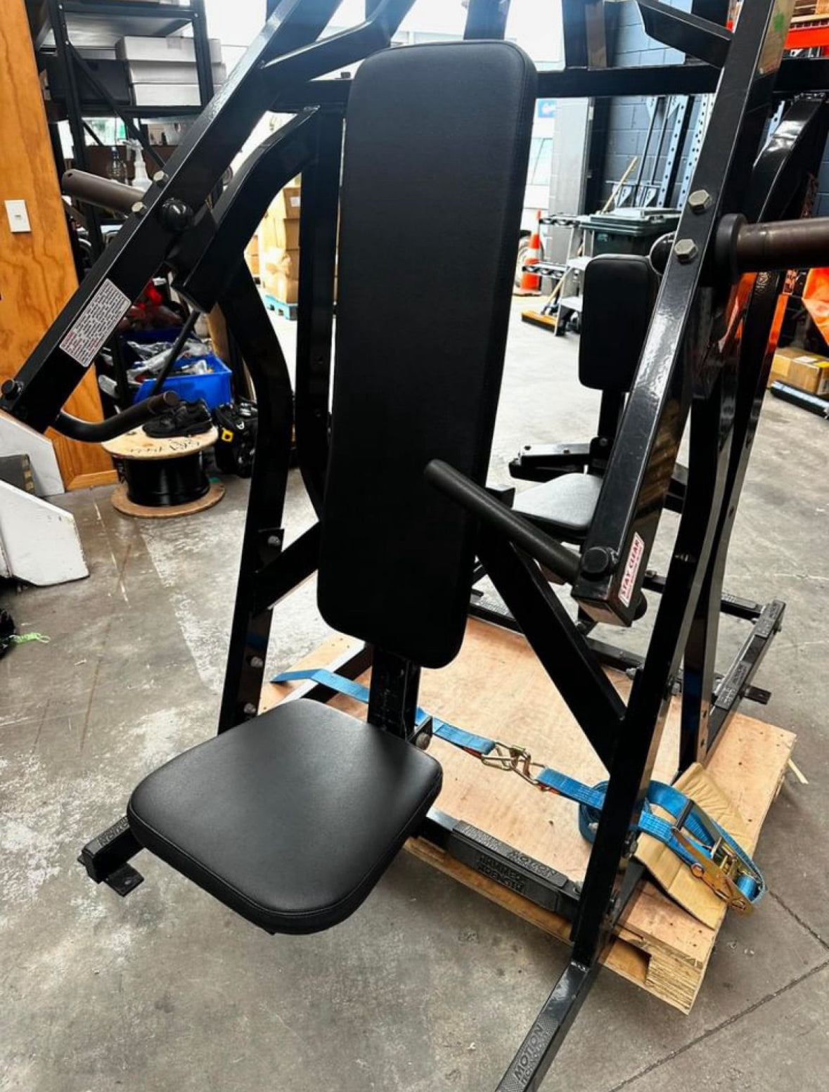 Hammer Strength Iso Chest Back Machine – Muscle Dept